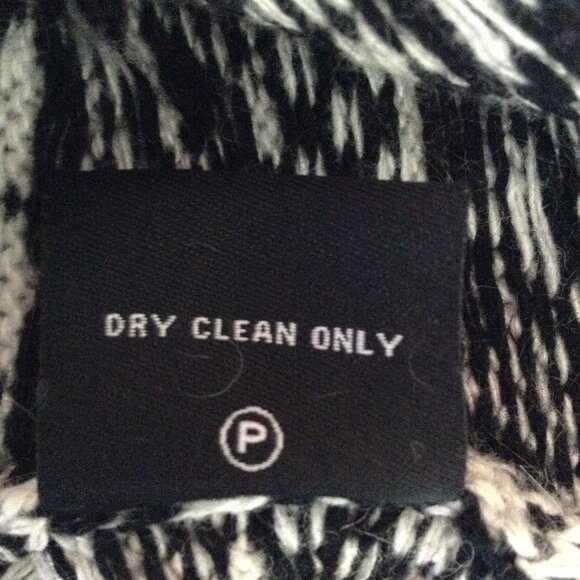 NWT Vertigo S/M Hooded poncho sweater; zip, Pom Poms, Avant Garde, Bohemian Chic - Picture 5 of 5